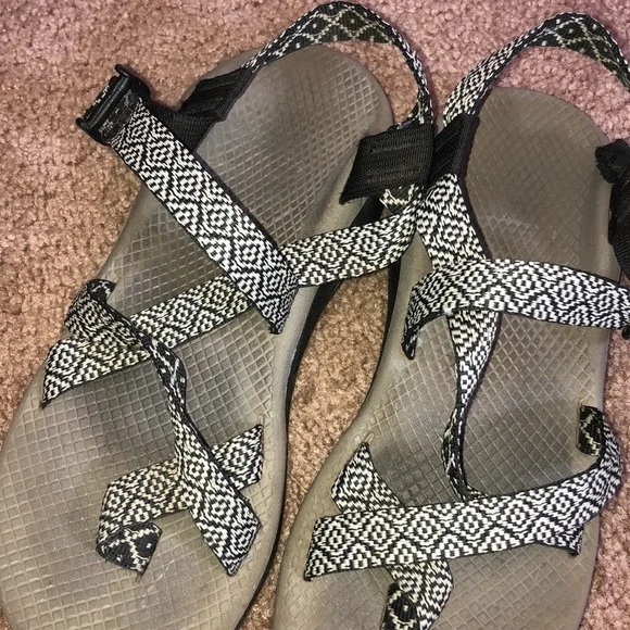 Chaco Z2 Classic White Black Strappy Sport Hiking Sandals Shoes Women’s Size 9 - Picture 2 of 7